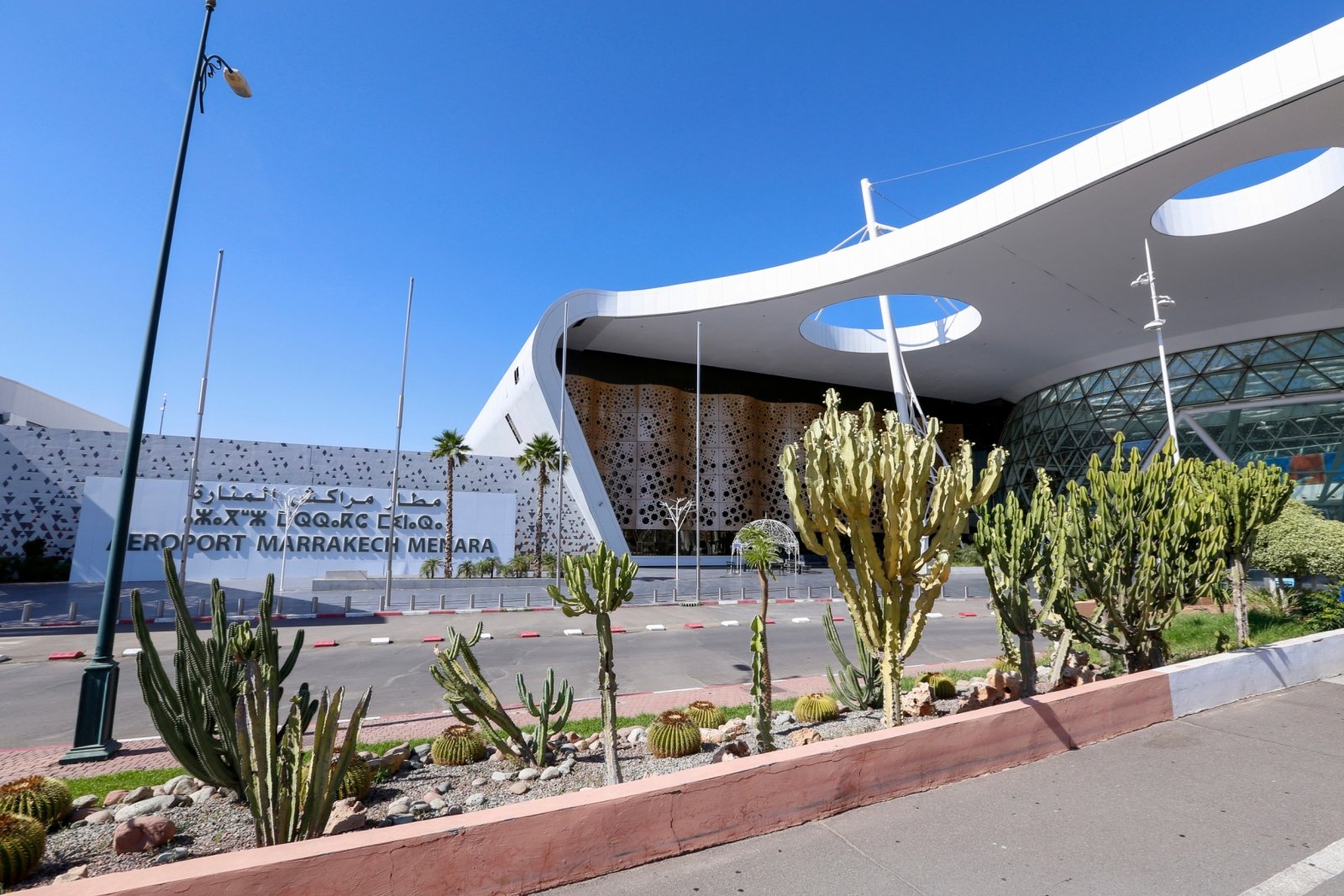 https://www.asarghintours.com/wp-content/uploads/2025/04/Marrakech-Airport-RAK-Transfer-to-Hotels-in-Agadir.jpg